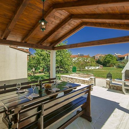Charming Beachfront Holiday Home In Porec Bilik gambar